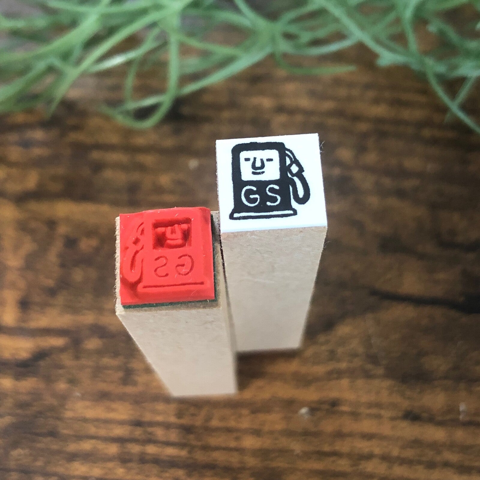 [RiraRira Hanko] Gas Pump mini rubber stamp (planner size)