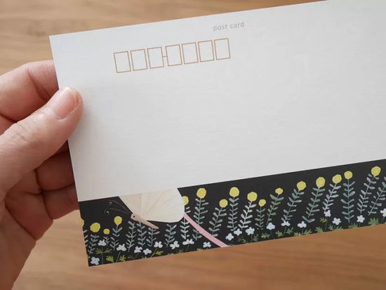 [4legs] Thumbelina postcard