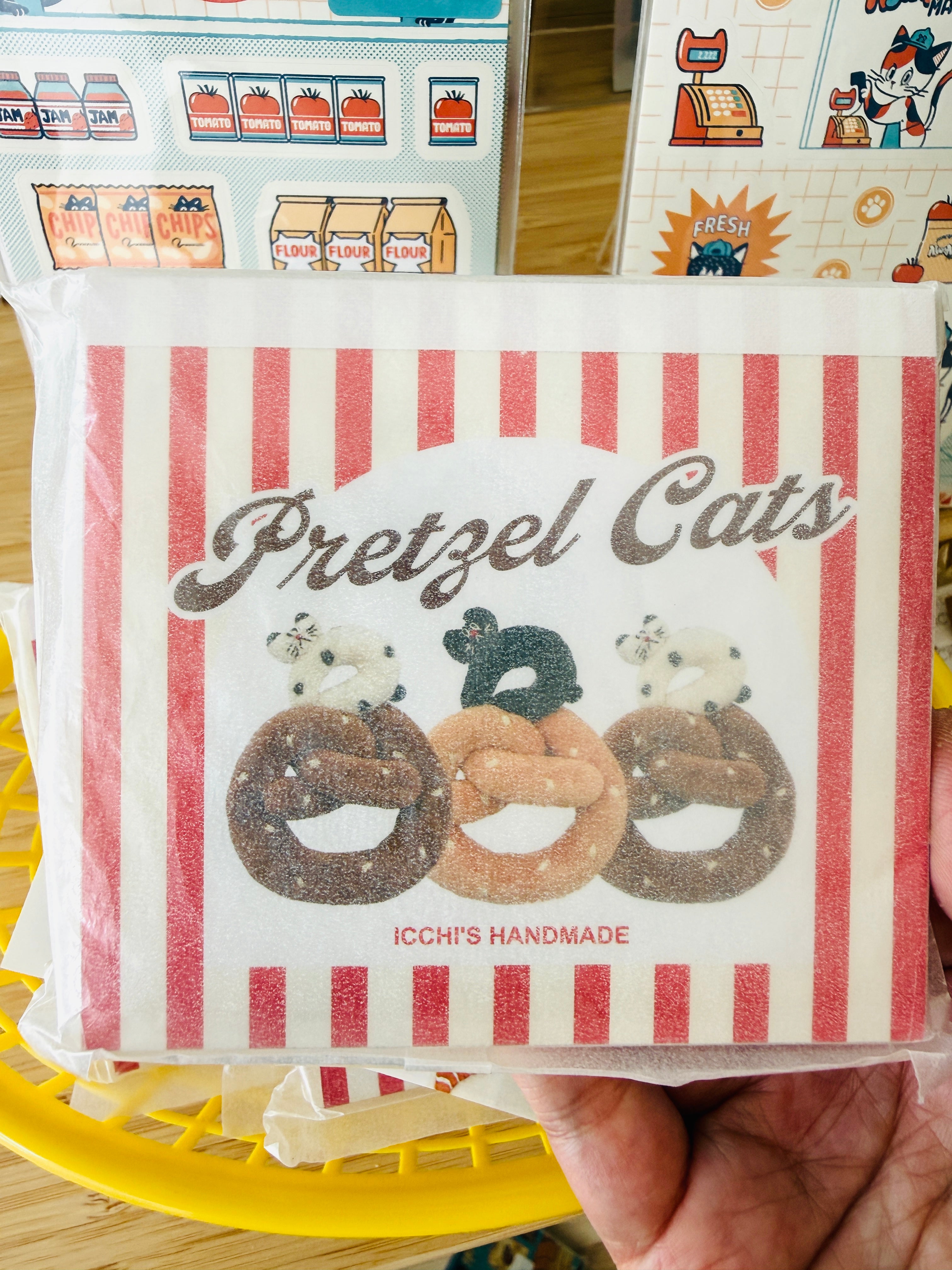 [ICCHI] Pretzel Cats (and Dogs) Memo Pad