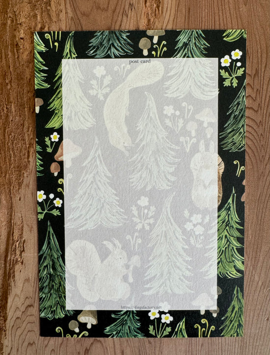 [4legs] Squirrel’s Winter postcard