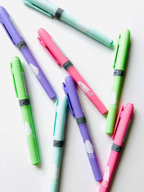 [Green Flash] Ghost Wearing Shoes: Highlighter x BIC collaboration