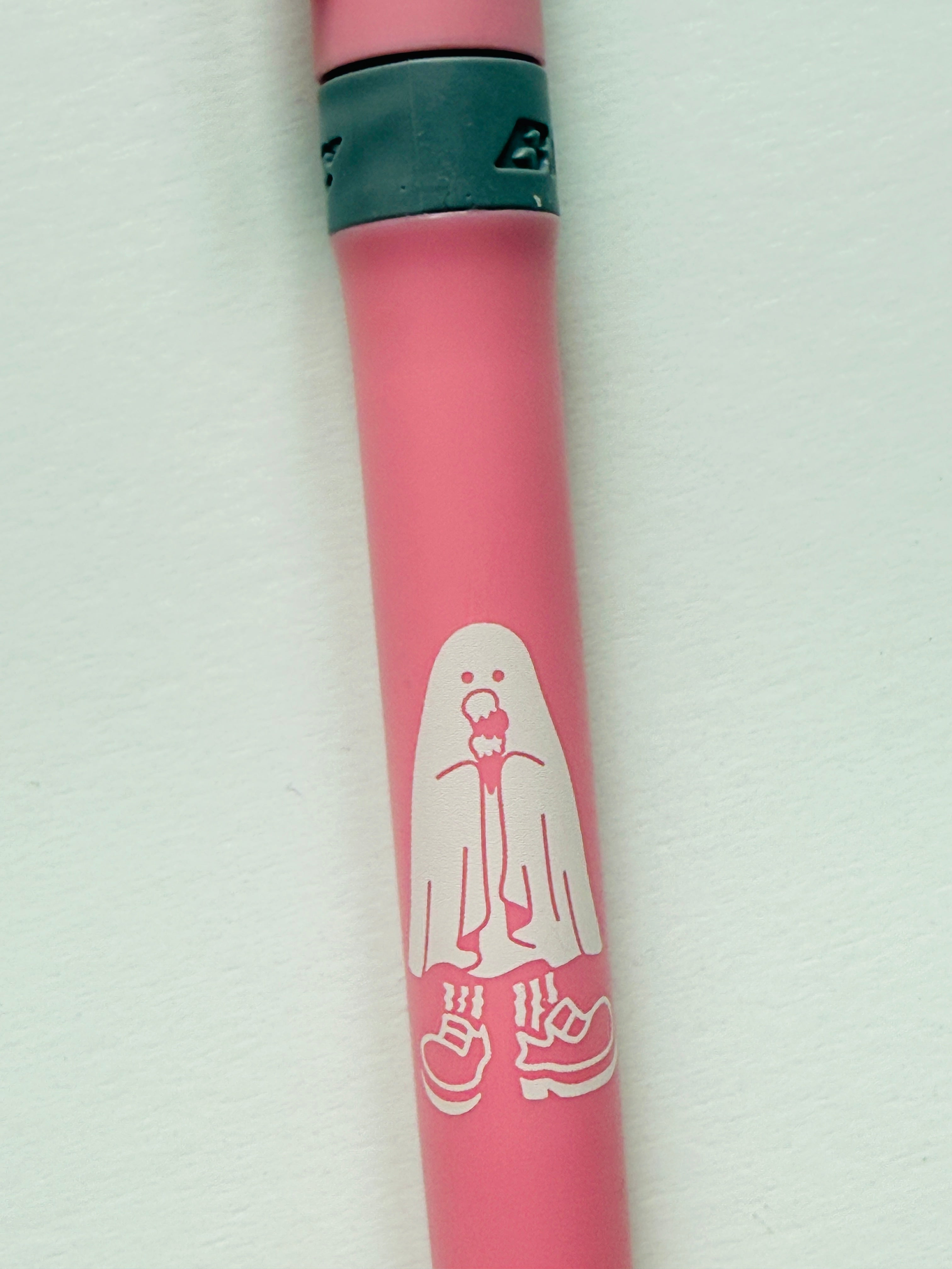 [Green Flash] Ghost Wearing Shoes: Highlighter x BIC collaboration