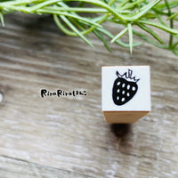 [RiraRira Hanko] Strawberry mini rubber stamp (restock late Dec)