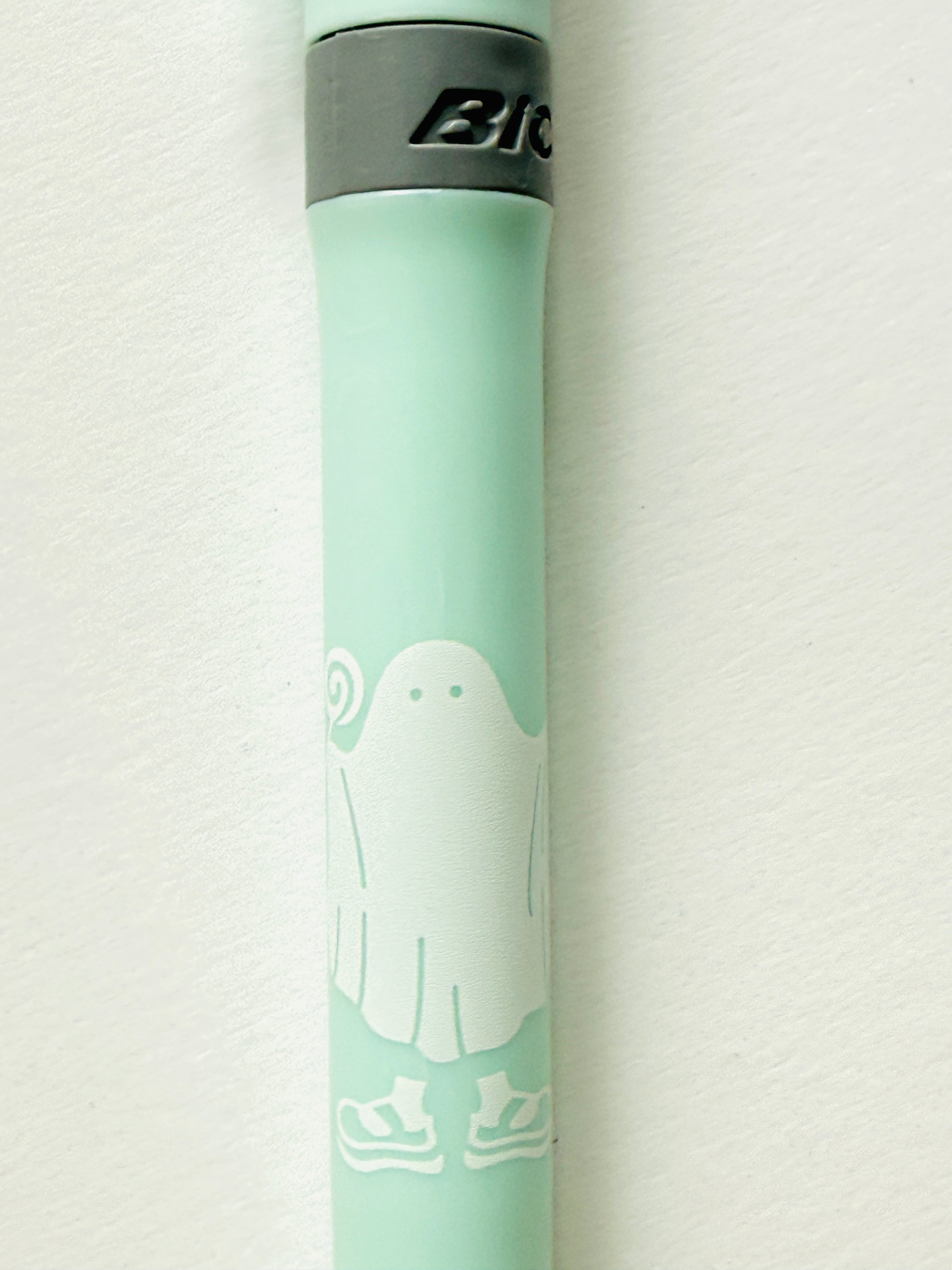 [Green Flash] Ghost Wearing Shoes: Highlighter x BIC collaboration