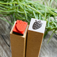 [RiraRira Hanko] Strawberry mini rubber stamp (restock late Dec)