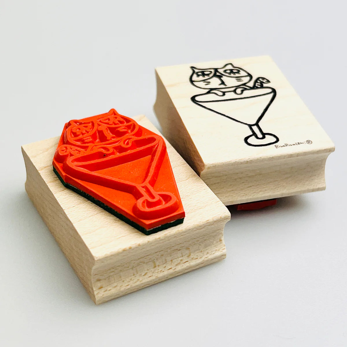 [RiraRira Hanko] Cocktail Cat rubber stamp